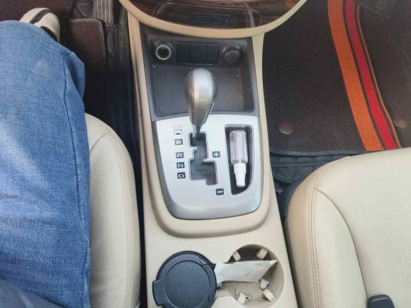 [上海·沪E] 二手现代胜达经典2010款 2.4 豪华版 七座四驱