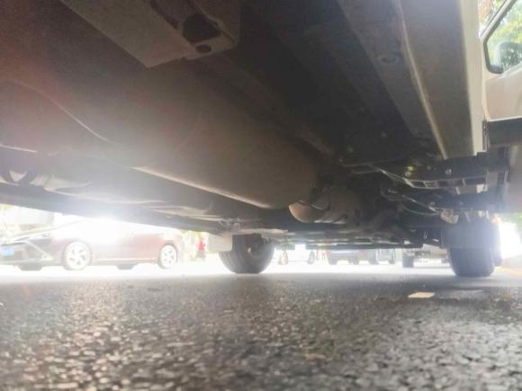 [深圳·粤B] 二手大通新途V902021款 2.0T自动智运王后驱单胎长轴高顶7座