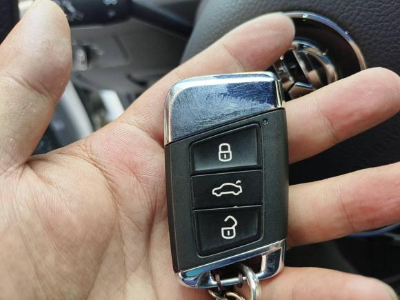 [上海·沪F] 二手大众一汽-大众CC2020款 330TSI 魅颜版 国VI