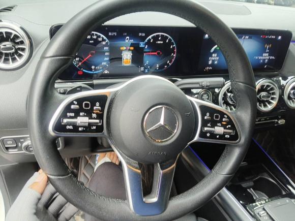 [广州·粤A] 二手奔驰奔驰GLA2022款 改款 GLA 200