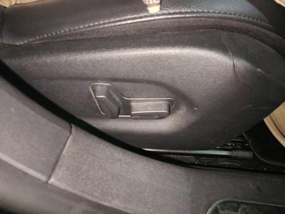 [武汉·鄂A] 二手雪铁龙雪铁龙C52014款 2.0L 自动尊享型