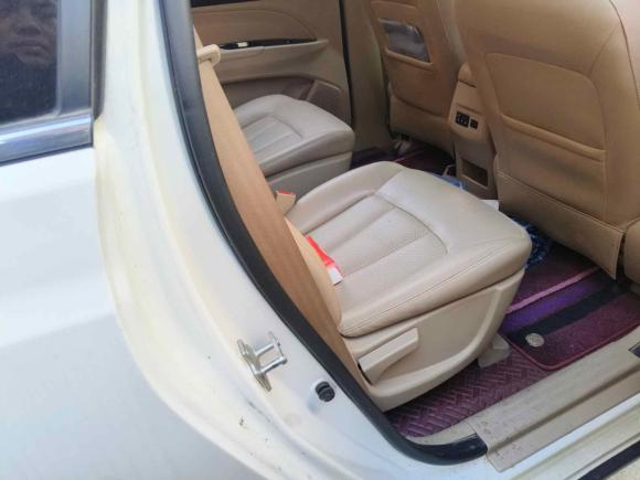 [上海·皖A] 二手宝骏宝骏7302016款 1.5L 手动舒适型 7座 国V