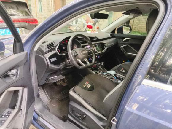 [上海·沪E] 二手奥迪奥迪Q32022款 35 TFSI 时尚动感型