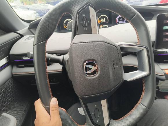 [温州·浙C] 二手长安长安UNI-V2022款 1.5T 尊贵型