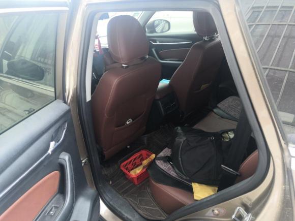 [南京·苏A] 二手中华中华V62018款 1.5T 自动尊贵型