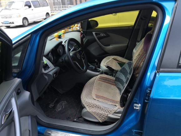 [上海·浙A] 二手别克英朗2013款 XT 1.6L 手动进取版