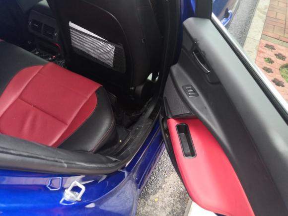 [济南·鲁A] 二手捷豹捷豹XE2018款 2.0T 300PS 四驱R-Sport运动版