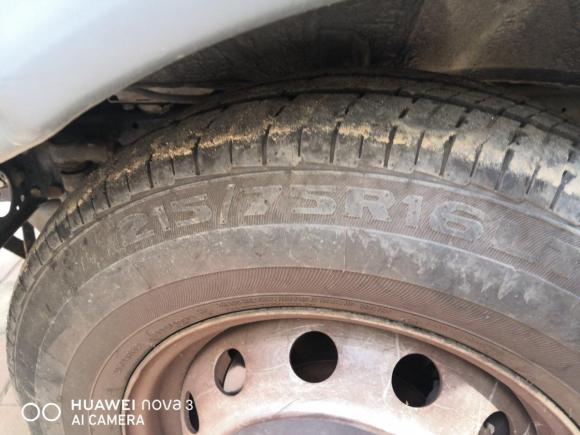 [青岛·鲁B] 二手依维柯得意2017款 2.8T V35箱货中顶3/6座43S5