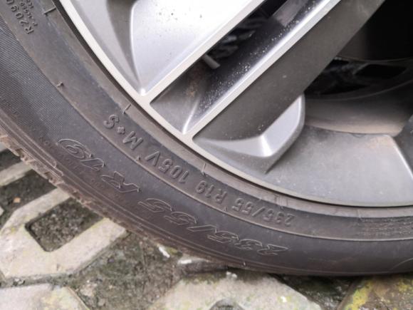 [广州·粤B] 二手现代格锐2013款 2.2T 7座四驱旗舰版