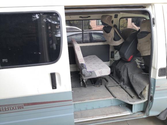 [青岛·鲁B] 二手福田福田风景2014款 2.5T快运标准型短轴版高顶4J25TC