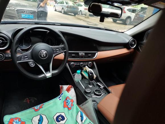 [北京·京Q] 二手阿尔法罗密欧Giulia2017款 2.0T 200HP 豪华版