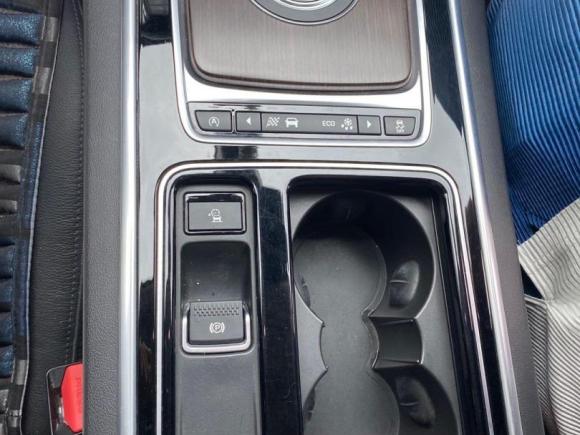 [济南·鲁S] 二手捷豹捷豹XFL2017款 XFL 2.0T 200PS 精英版