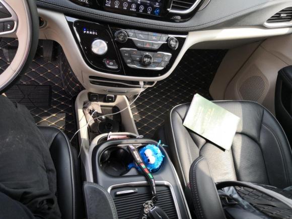 [南京·苏A] 二手克莱斯勒大捷龙2017款 3.6L 尊享版