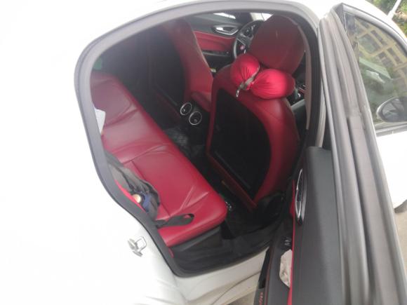 [武汉·鄂A] 二手阿尔法罗密欧Giulia2017款 2.0T 200HP 精英版