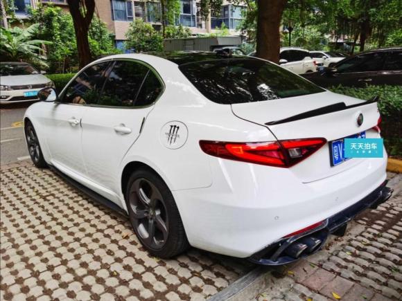 [佛山·粤V] 二手阿尔法罗密欧Giulia2017款 2.0T 280HP 豪华版