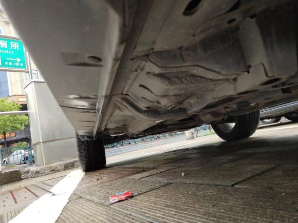 [义乌·浙G] 二手Jeep自由客2012款 2.4 运动版