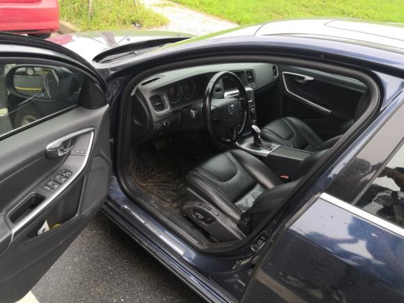 [南昌·赣A] 二手沃尔沃沃尔沃V602013款 T5 舒适版