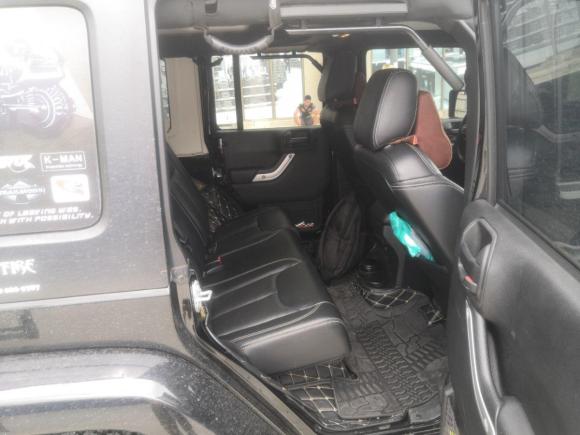 [佛山·粤E] 二手Jeep牧马人2017款 3.0L Sahara 四门舒享版