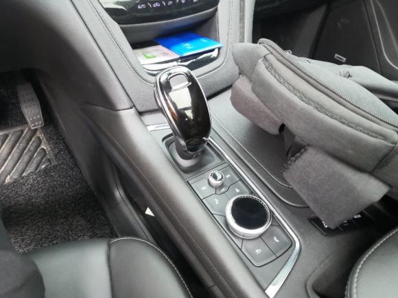 [无锡·苏B] 二手凯迪拉克凯迪拉克XT62020款 28T 六座四驱豪华型