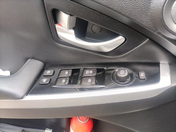 [上海·沪L] 二手双龙柯兰多2015款 2.0L 两驱自动致享版