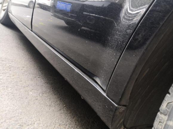 [青岛·鲁U] 二手克莱斯勒克莱斯勒300C2006款 2.7L 豪华版