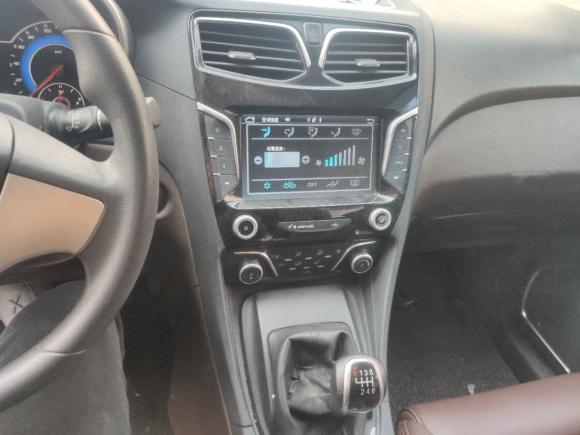 [南通·苏F] 二手海马福美来F72017款 1.5T 7座手动标准型