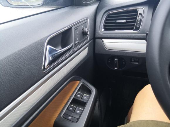 [深圳·粤B] 二手大众朗境2016款 230TSI DSG豪华版