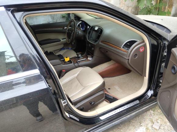 [武汉·鄂A] 二手克莱斯勒克莱斯勒300C2014款 3.0L 卓越版