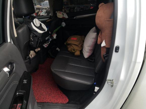 [深圳·粤B] 二手五十铃D-MAX2018款 3.0T四驱自动超豪华型4JJ1-TC HI