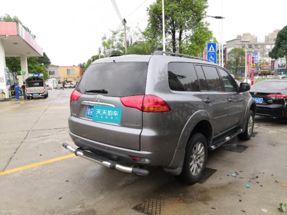 [广州·粤R] 二手三菱帕杰罗・劲畅2013款 3.0L 自动两驱豪华版