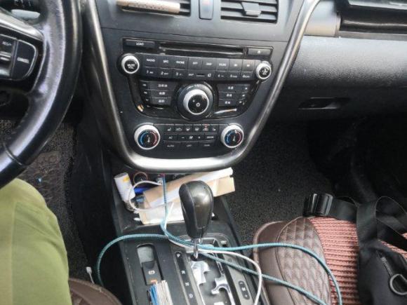 [金华·浙G] 二手奔腾奔腾X802015款 2.0L 自动豪华型