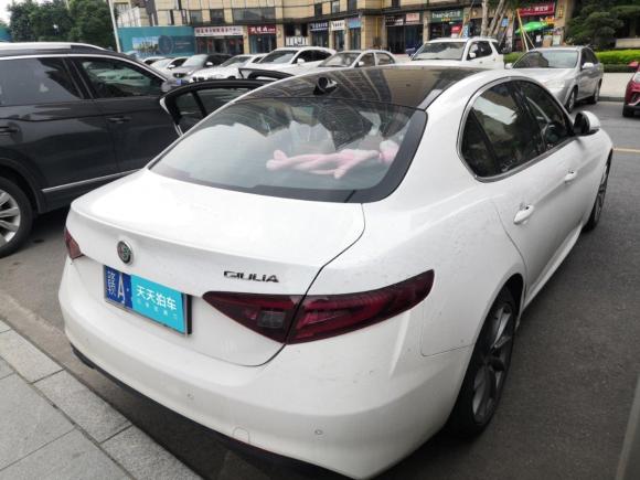 [佛山·赣A] 二手阿尔法罗密欧Giulia2017款 2.0T 200HP 豪华版