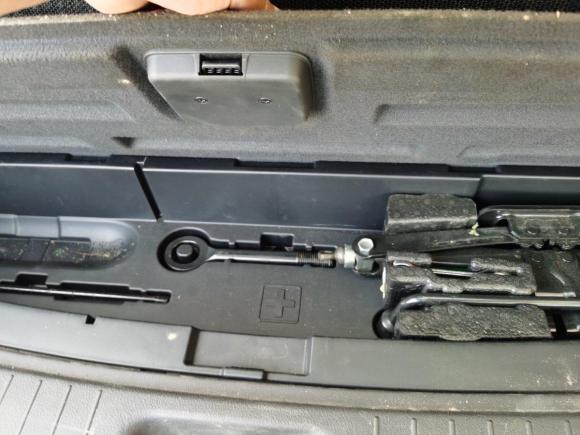 [杭州·浙A] 二手现代新胜达2010款 2.4 豪华版 七座四驱