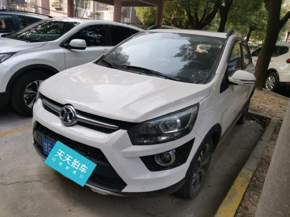 北汽绅宝绅宝X252015款 1.5L 自动精英型「上海二手车」「天天拍车」