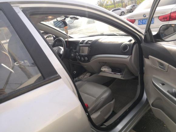 [成都·川A] 二手长安悦翔V52012款 1.5L 手动梦幻型