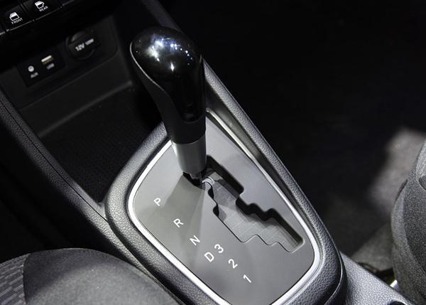 现代瑞纳自动挡挡位图解,瑞纳换挡操作技巧
