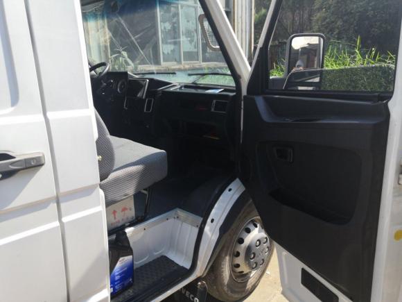 [温州·浙C] 二手依维柯得意2017款 2.8T V35箱货3座43S5