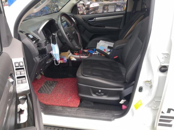 [深圳·粤B] 二手五十铃D-MAX2018款 3.0T四驱自动超豪华型4JJ1-TC HI