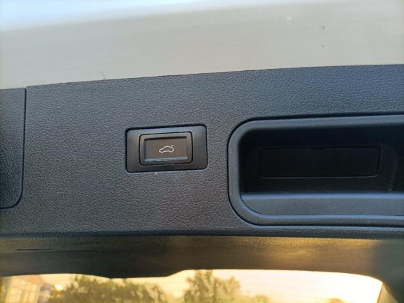 [上海·皖A] 二手众泰众泰T8002018款 2.0T 自动尊贵智联型 7座