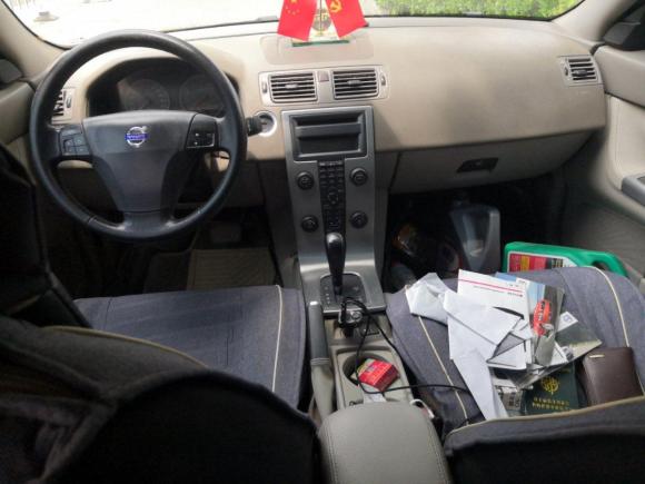 [济南·鲁A] 二手沃尔沃沃尔沃S402007款 2.4i 智雅版