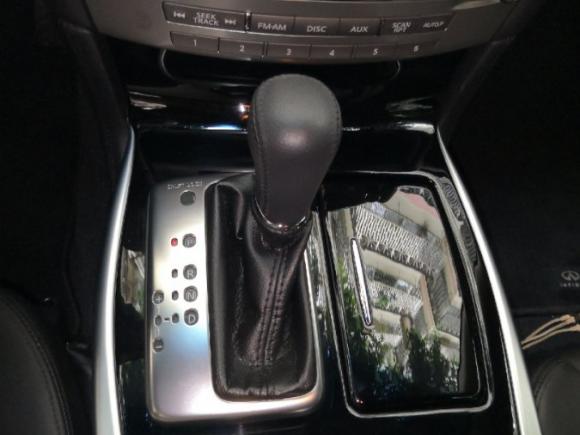 [深圳·粤B] 二手英菲尼迪英菲尼迪Q702017款 Q70L 2.5L 精英版