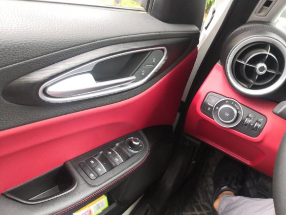 [武汉·鄂A] 二手阿尔法罗密欧Giulia2017款 2.0T 200HP 精英版