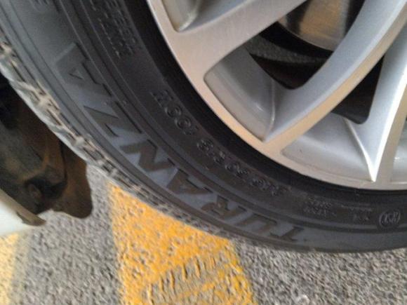 [济南·鲁A] 二手宝马宝马5系GT2011款 535i xDrive豪华型