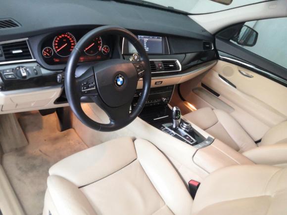 [佛山·粤X] 二手宝马宝马5系GT2010款 535i 领先型