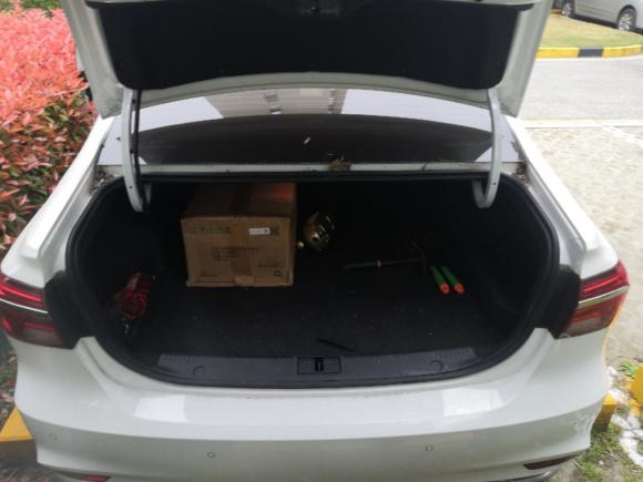 [苏州·津A] 二手荣威荣威ei62017款 45T 混动互联智享版