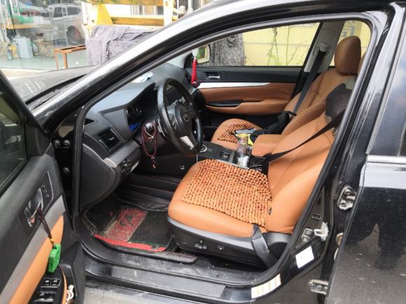 [青岛·鲁B] 二手斯巴鲁力狮2010款 2.0i豪华旅行版