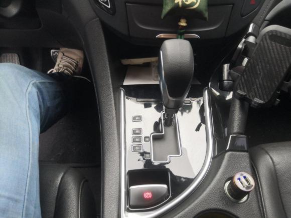 [深圳·粤B] 二手东风风神东风风神AX72015款 2.0L 自动智逸型