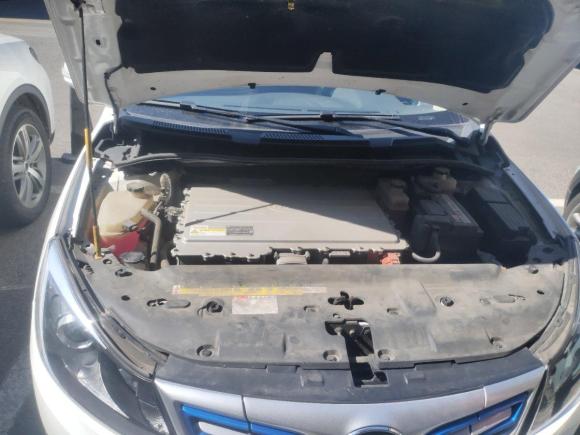 [青岛·鲁B] 二手比亚迪比亚迪e52017款 300 e享型