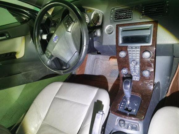 [济南·鲁A] 二手沃尔沃沃尔沃S402007款 2.4i 智雅版