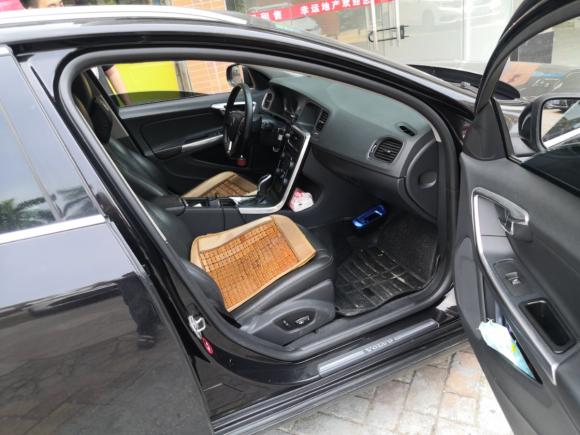 [佛山·粤D] 二手沃尔沃沃尔沃V602014款 改款 T5 智逸版